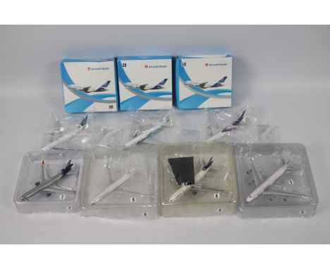 Phoenix - W Aircraft Model  - A collection of 7, diecast 1:400 scale model aircraft in various carrier liveries. Featuring MA