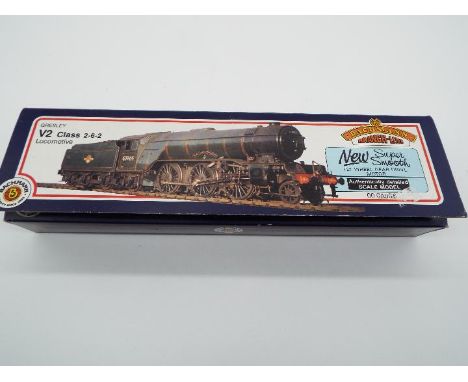 Bachmann Branch-Line - an OO gauge model Gresley V2 class steam locomotive and tender 2-6-2 op no 60800 'Green Arrow' with fl