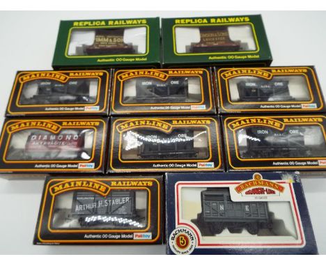 Bachmann, Replica, Mainline Rolling Stock - 10 x OO gauge model iron ore wagons, plank wagons, etc, all appear m or nm in win