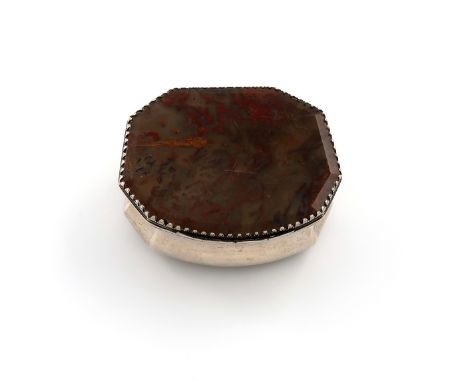 An 18th century Dutch silver and agate snuff box, by Joh, Francois Biese (Biezer), Schoovnhoven 1764, cartouche form, the hin