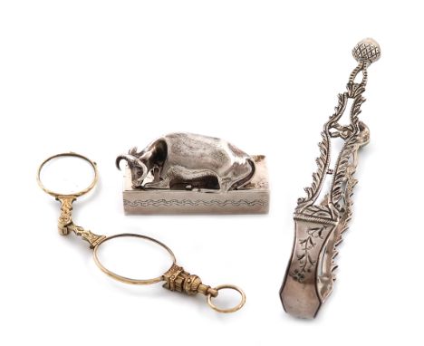 A small mixed lot, comprising silver items: a Victorian cow finial, by H. Wilkinson and Co., Sheffield 1833, mounted on a lat