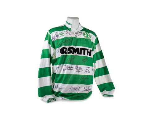 CELTIC F.C. SIGNED HOME SHIRT the shirt size M, from the 1988 Centenary season, the signatures from the 1997/98 season, along