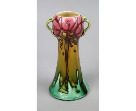 Secessionist Minton 41 tube lined vase circa 1908 - Approx height 17.5cm 