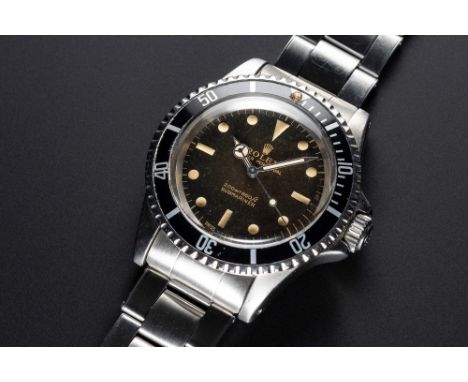 A RARE GENTLEMAN'S STAINLESS STEEL ROLEX OYSTER PERPETUAL SUBMARINER BRACELET WATCHCIRCA 1966, REF. 5513 WITH "TROPICAL" GLOS