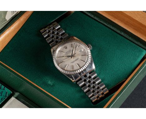 A GENTLEMAN'S STAINLESS STEEL ROLEX OYSTER PERPETUAL DATEJUST BRACELET WATCHCIRCA 1979, REF. 16030 WITH SILVER DIAL, ACCOMPAN