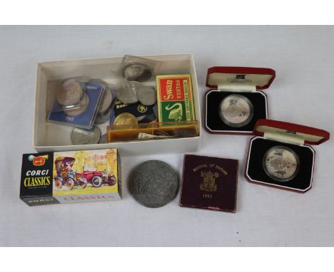 Box of mixed vintage UK coinage & medallions to include two cased Silver proof Isle of Man 1980 Crowns, Silver & copper coins