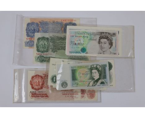Small collection of vintage UK Banknotes to include; 10 Shillings, £1 Pound & £5 Pounds examples, approximately 13 in total