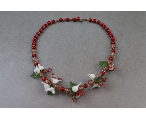 Vintage Murano glass bird necklace, comprising five clusters of white glass birds, studded red berries and green leaves on re
