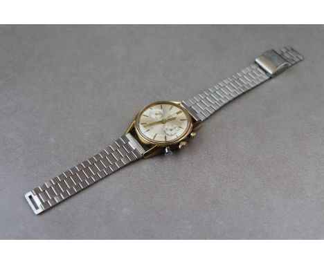 Vintage Gents Heuer Carrera Chronograph Wristwatch with silvered dial and two sub dials, Gold plated bezel, stainless steel c
