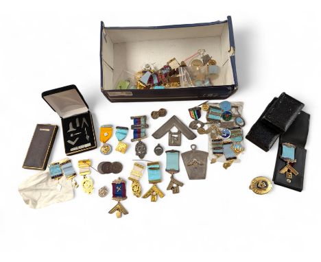 9ct gold chain and Masonic jewels, including silver examples, silver Masonic pendant, etc Condition Report:9ct 1.58