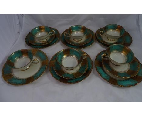 AL KA Kunst Kronach Bavaria, Alice 75 Pattern 6 tea cups, 5 Saucers and 6 side plates , the side plates 8? ( 20.3 cm diameter