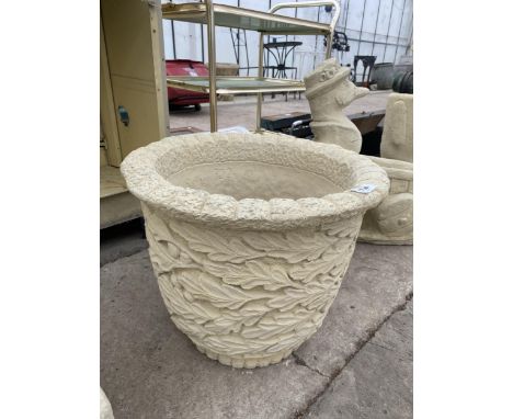 AN AS NEW EX DISPLAY CONCRETE LARGE OAKLEAF TUB *PLEASE NOTE VAT TO BE PAID ON THIS ITEM* 