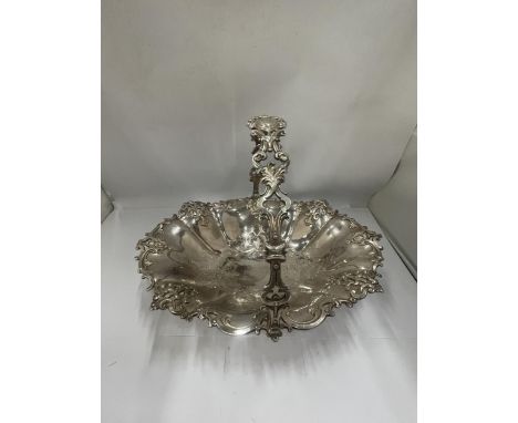 A DECORATIVE VINTAGE TESTED TO SILVER (SEE PHOTOS) BASKET WITH SWING HANDLE, LENGTH 37CM 