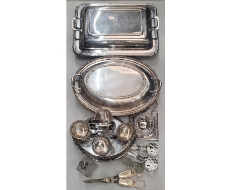 A COLLECTION OF VINTAGE SILVER PLATED ITEMS, TUREENS, EGG STAND ETC 