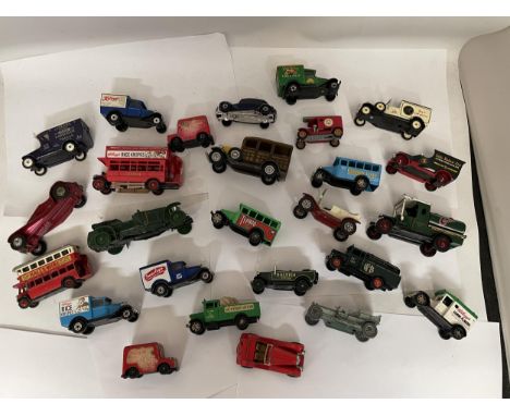 A COLLECTION OF UNBOXED DIE-CAST VINTAGE VANS AND CARS TO INCLUDE LLEDO, ETC 