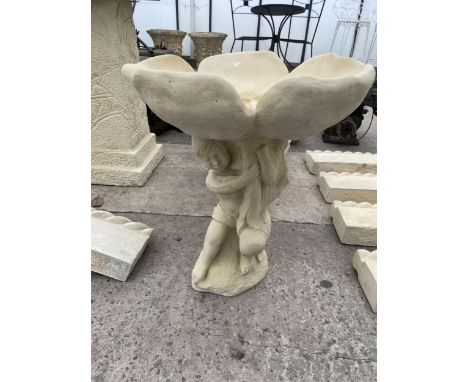 AN AS NEW EX DISPLAY CONCRETE SMALL BIRDBATH *PLEASE NOTE VAT TO BE PAID ON THIS ITEM* 