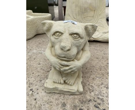 AN AS NEW EX DISPLAY CONCRETE SMALL GARGOYLE  *PLEASE NOTE VAT TO BE PAID ON THIS ITEM* 