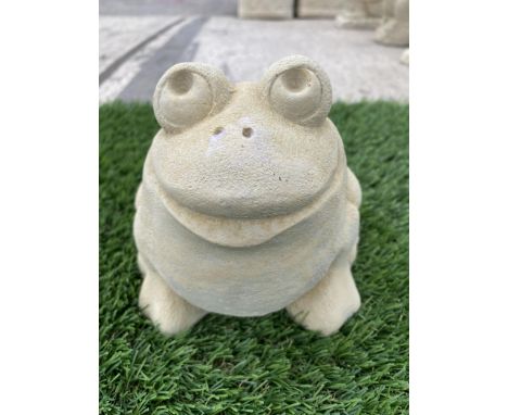 AN AS NEW EX DISPLAY CONCRETE 'FROG WHOLE' ORNAMENT *PLEASE NOTE VAT TO BE PAID ON THIS ITEM* 