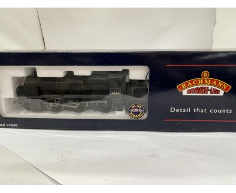 A BACHMANN 1:76/00 SCALE 32-154 N CLASS 31843 BRITISH RAIL LINED BLACK 4MT CHIMNEY STEAM TRAIN - BOXED 