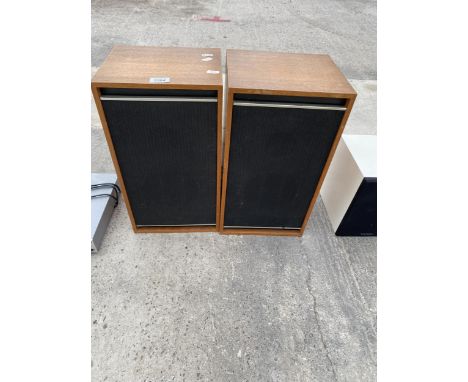 A PAIR OF VINTAGE MODEL 5754 WOODEN CASED SPEAKERS 