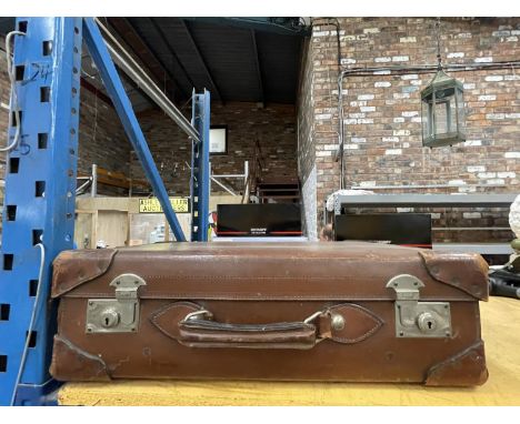 A VINTAGE FRENCHS LTD, LONDON, TRAVELLING CASE 