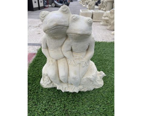 AN AS NEW EX DISPLAY CONCRETE 'LOVING FROGS' ORNAMENT  *PLEASE NOTE VAT TO BE PAID ON THIS ITEM* 