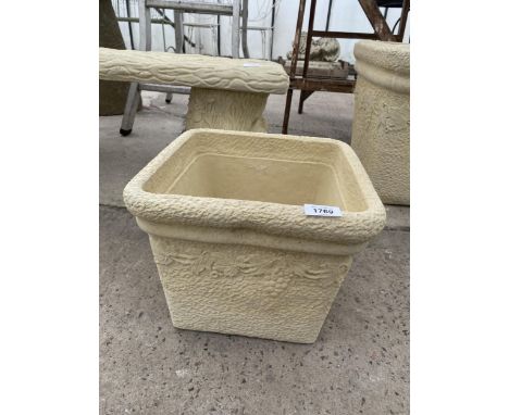 AN AS NEW EX DISPLAY CONCRETE SMALL SQUARE SHIRAZ PLANTER *PLEASE NOTE VAT TO BE PAID ON THIS ITEM* 