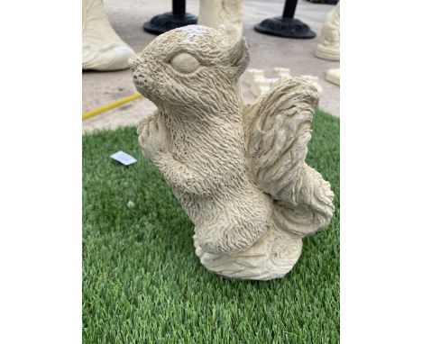 AN AS NEW EX DISPLAY CONCRETE 'NUTTY' SQUIRREL FIGURE *PLEASE NOTE VAT TO BE PAID ON THIS ITEM* 