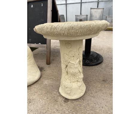 AN AS NEW EX DISPLAY CONCRETE 'OWL BIRDBATH'  *PLEASE NOTE VAT TO BE PAID ON THIS ITEM* 