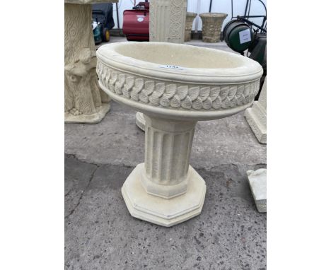 AN AS NEW EX DISPLAY CONCRETE COLUMN BIRDBATH *PLEASE NOTE VAT TO BE PAID ON THIS ITEM* 