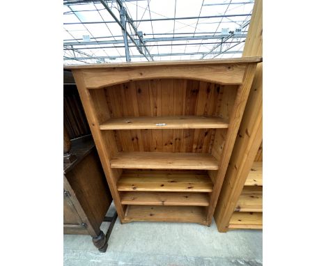 A PINE OPEN SHELF BOOKCASE WITH FOUR SHELVES, 36" WIDE 