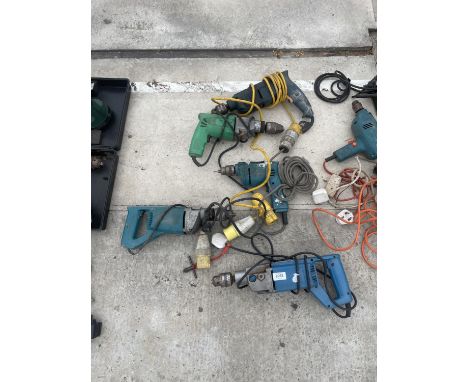 AN ASSORTMENT OF POWER TOOLS TO INCLUDE DRILLS ETC 