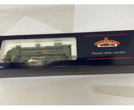 A BACHMANN 1:76/00 SCALE 31-407 'LORD NELSON' 856, 'LORD ST VINCENT' LOCOMOTIVE IN SOUTHERN GREEN 