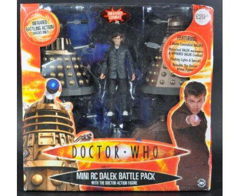 Doctor Who - Character Options - Series 2 ' Mini RC Dalek Battle Pack - With The Doctor Action Figure '. Infrared Battling Ac