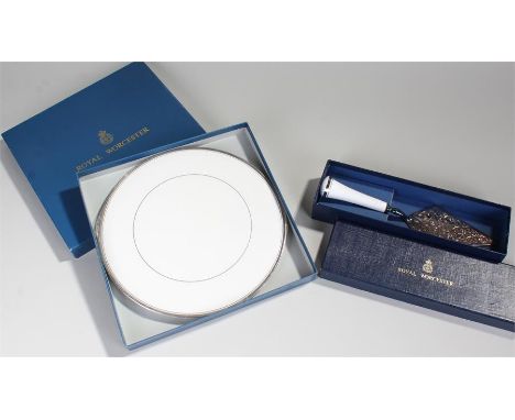 Royal Worcester serving plate, boxed, together with a Royal Worcester cake slice, boxed, (2)