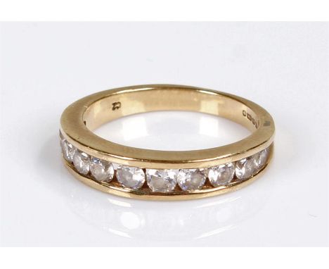 9 carat gold cubic zirconia ring 3.5 grams