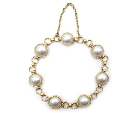 9ct gold circular link pearl bracelet, hallmarked  Condition Report Approx 16.6gm