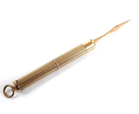 A Victorian style engine turned 9ct gold tooth-pick, with propelling action, sponsor R&amp;R, 6.5g, 5cm (closed)