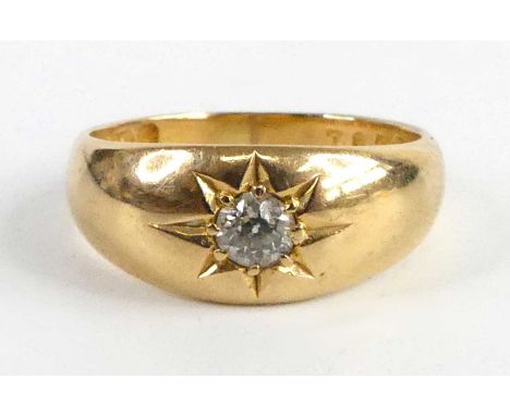 An 18ct yellow gold late Victorian diamond dress ring, having an Old European cut diamond in a star setting, diamond dimensio