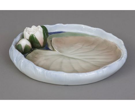 BING &amp;amp; GRÖNDHAL Porzellanschale "Seerose"Entwurf SVEND OLFERT NEUMANN JESPERSEN (1895-1985), runde vertiefe Schale mi