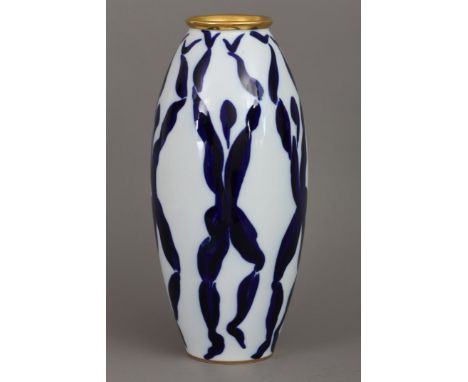 BERNARDAUD (Limoges, France) Porzellanvase "Cariatides"Entwurf HERVE VAN DER STRAETEN, ovoider Korpus mit leicht ausgestellte