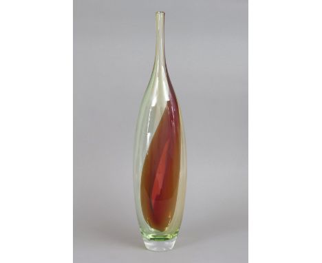 KOSTA BODA Glasvase "Tobago" Entwurf KJELL ENGMANN, farbloses Glas, leicht gelb unterfangen und mit orange-roter Farbeinschme