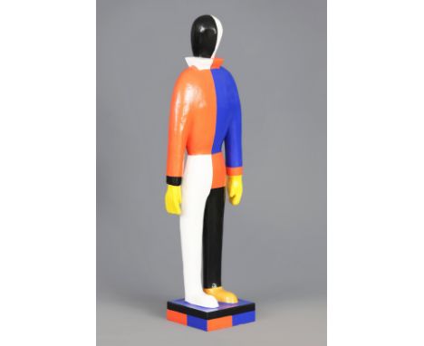 Pappmaché-Figur "Sportsman" nach KASIMIR MALEWITSCH (1879 Kiew - 1935 Sankt Petersburg)suprematistisch bemalte Figur nach dem