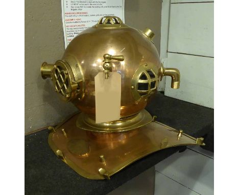 DIVERS HELMET, reproduction US navy, brass and copper finish, 43cm H.