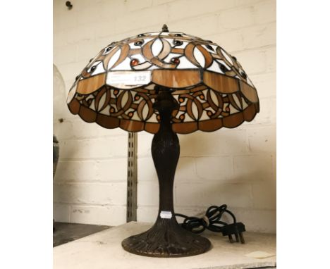LARGE TIFFANY STYLE TABLE LAMP