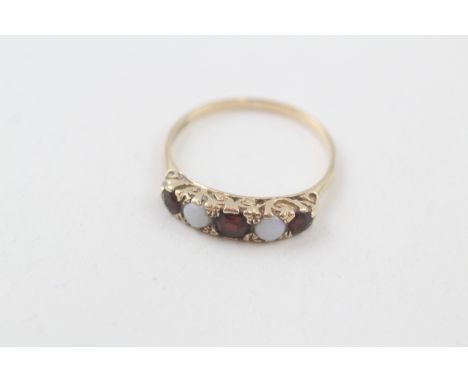 9ct gold opal &amp; garnet half eternity ring (1.6g) 