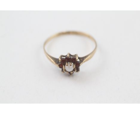 9ct gold vintage opal & garnet cluster ring, claw set (1.1g) 
