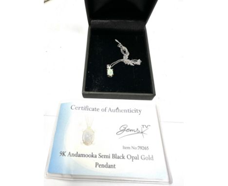 Boxed 9ct white gold Andamooka semi black opal gold pendant necklace  with c.o.a  weight 1.6g 