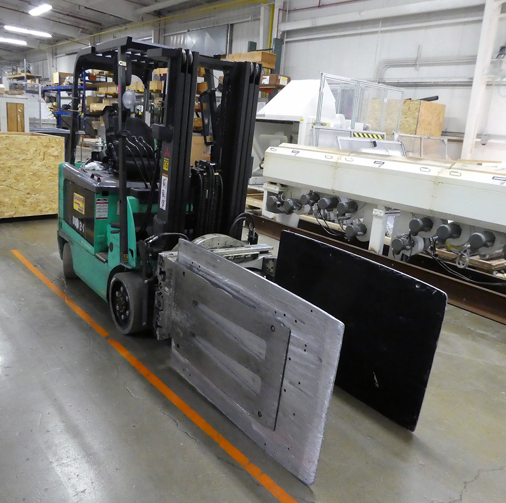 2012 Mitsubishi 21FBC25EN 3,100 lb clamp truck with Cascade cat 35D