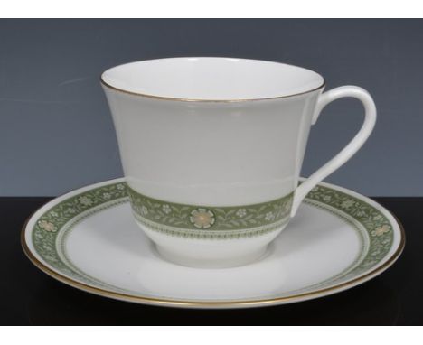 Royal Doulton dinner and tea service, Rondelay pattern (2 boxes).
